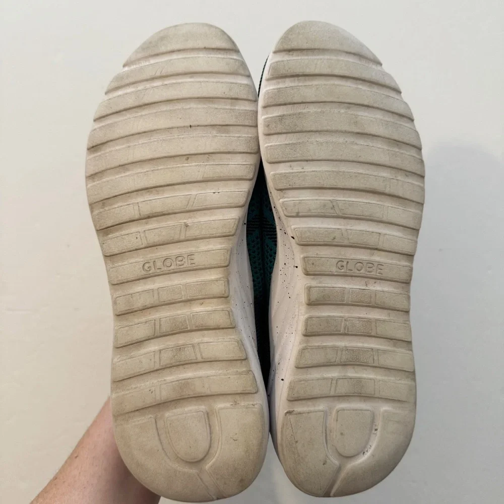 Globe avante sneakers